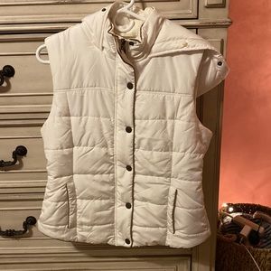 White ski puffy vest